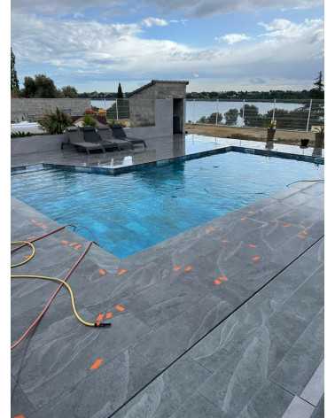 Carrelage Piscine Bali Bleu : Élégance et Naturel
