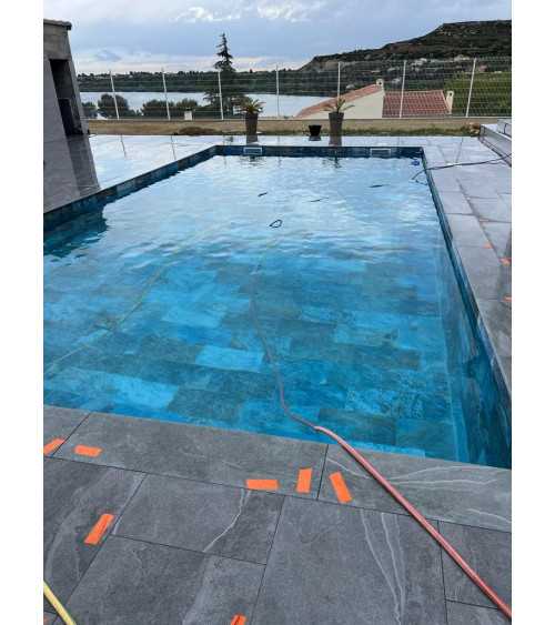 Carrelage Piscine Bali Bleu : Élégance et Naturel