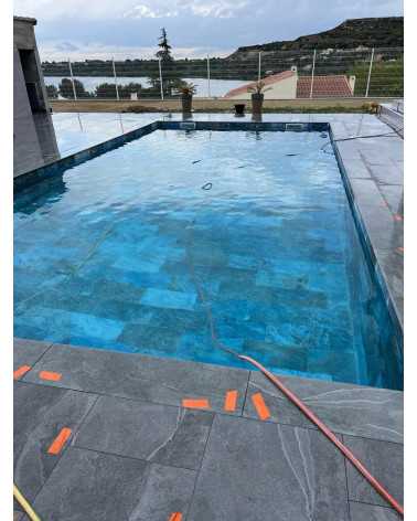 Carrelage Piscine Bali Bleu : Élégance et Naturel